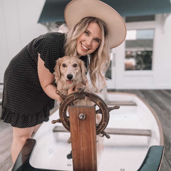 Meet your Posher, Lauren - Picture 5 of 9